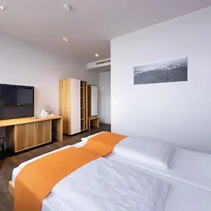Amh Airport-messe-hotel Stuttgart *** Leura